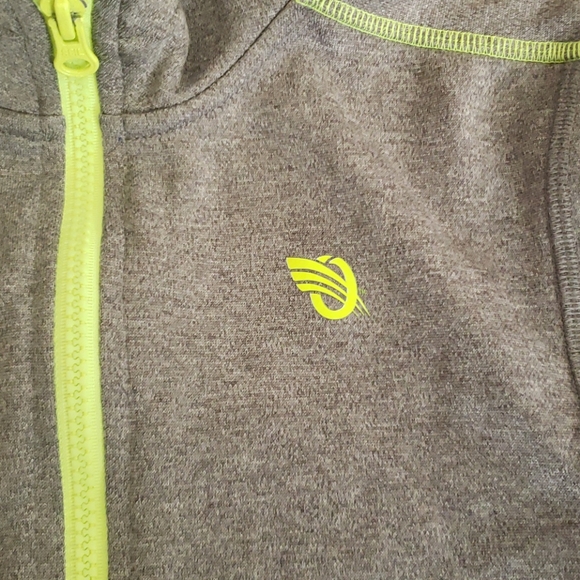 Like new Oshkosh kids zip up hoodie - Picture 2 of 5